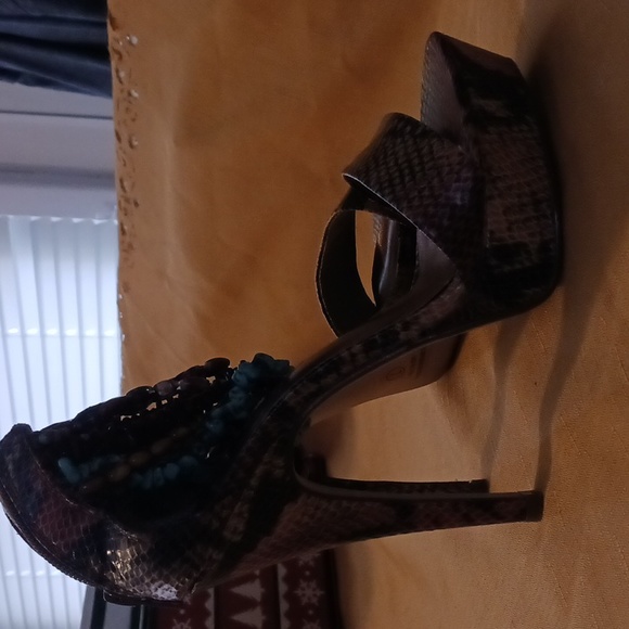 Womans  snake print platform heels size 7 - Picture 3 of 15